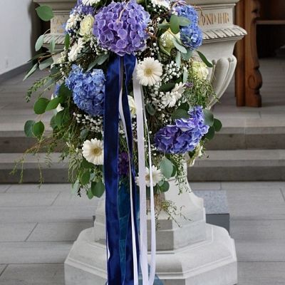 Hochzeit_Kirchenblumen_030.JPG