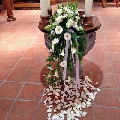 Hochzeit_Kirchenblumen_038.JPG